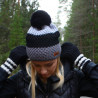 Knitted beanie POM grey